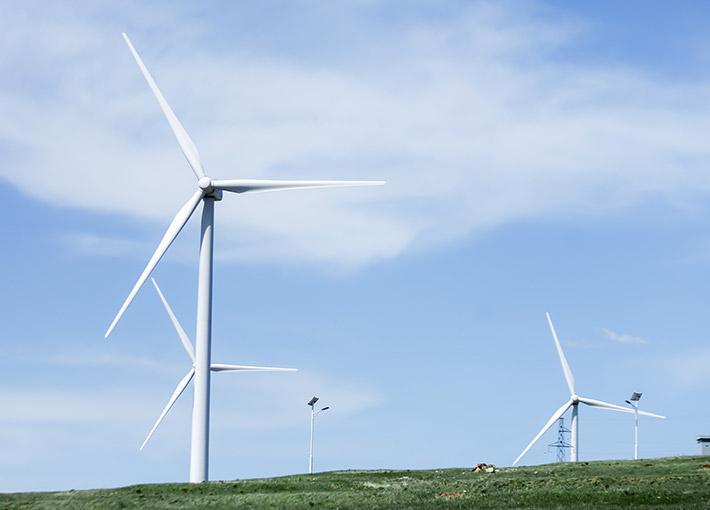 Stator motora veternej energie a jadro rotora