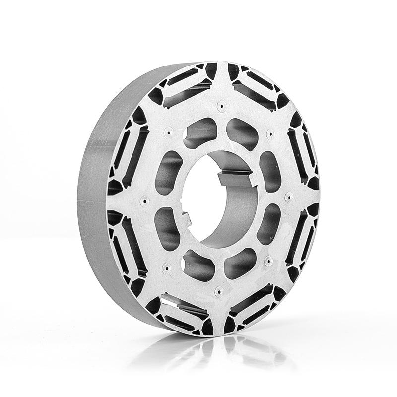 Nový stator motora energetického pohonu a jadro rotora