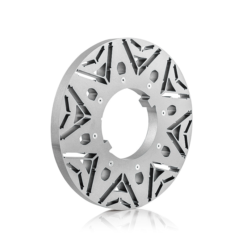 Nový stator motora energetického pohonu a jadro rotora