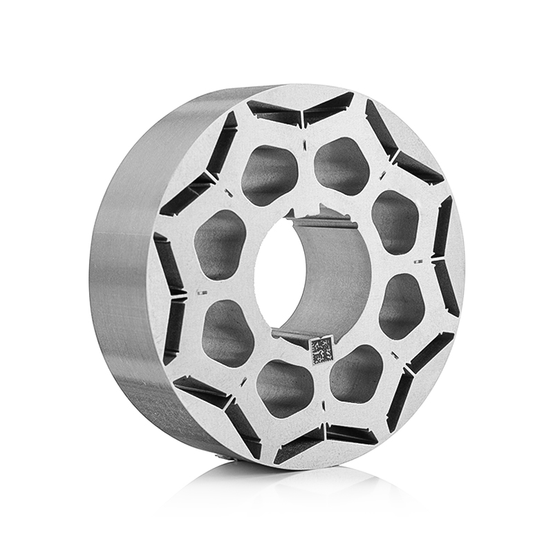 Nový stator motora energetického pohonu a jadro rotora