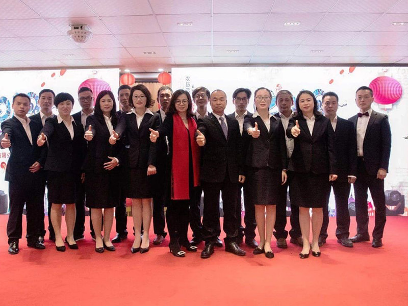 Na slnečnej ceste choďte za svojimi snami --- Koncoročná ďakovná párty spoločnosti Zhejiang Jufeng Stamping Technology Co., Ltd. v roku 2018 sa konala veľkolepo