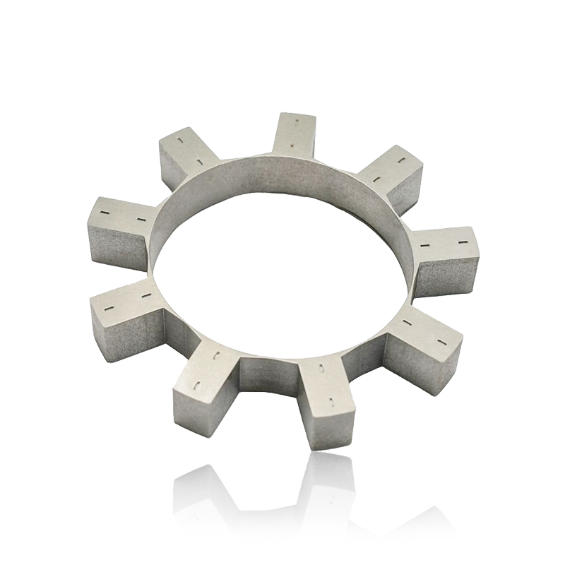 Aký vplyv má stator motora a jadro rotora na zníženie hluku a vibrácií v motorových systémoch železničnej dopravy?